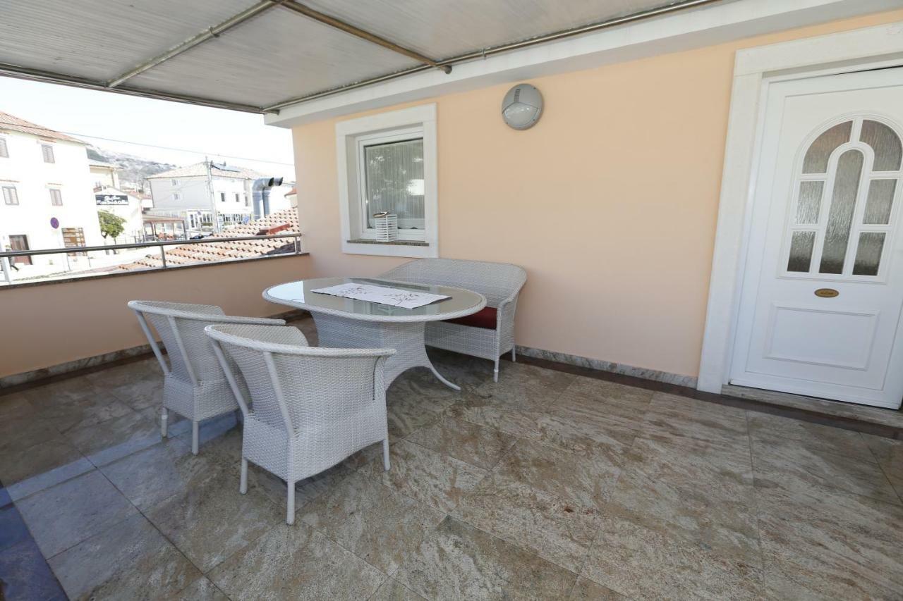 Apartment Bojan With Terrace And Sea View Башка Экстерьер фото
