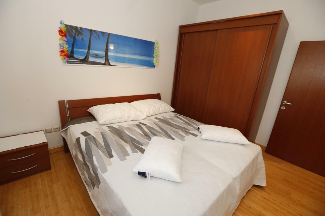 Apartment Bojan With Terrace And Sea View Башка Экстерьер фото