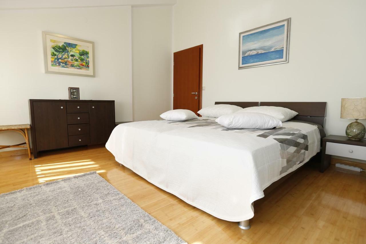 Apartment Bojan With Terrace And Sea View Башка Экстерьер фото