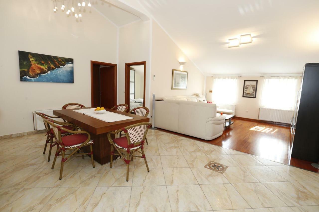 Apartment Bojan With Terrace And Sea View Башка Экстерьер фото