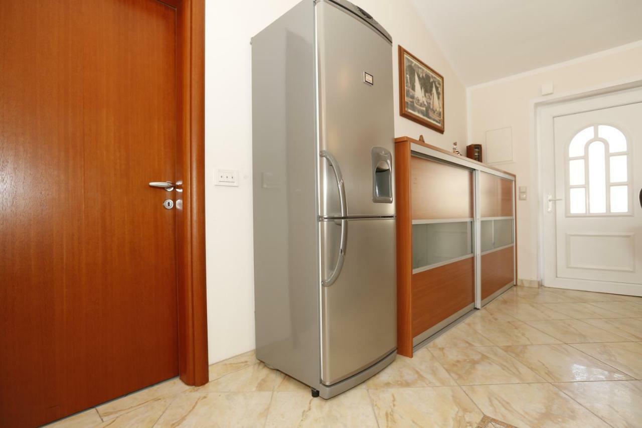 Apartment Bojan With Terrace And Sea View Башка Экстерьер фото