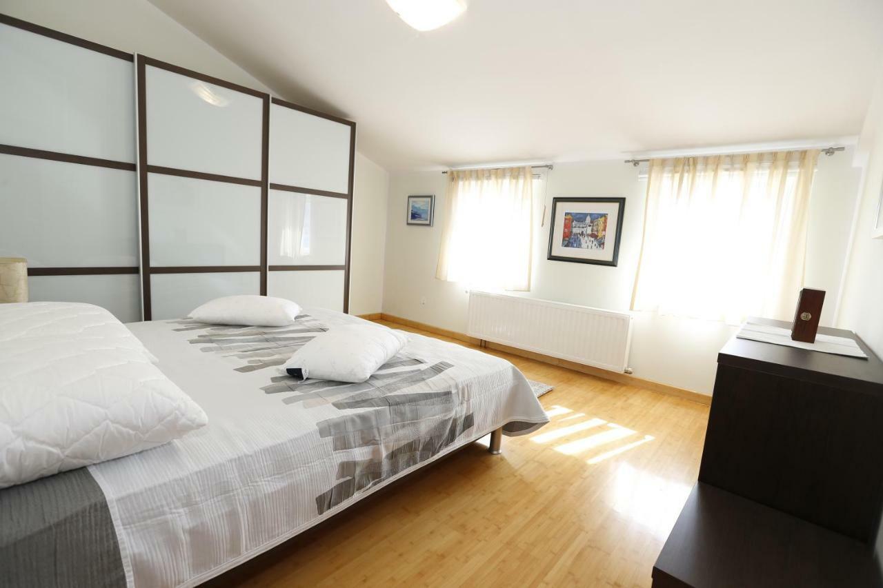 Apartment Bojan With Terrace And Sea View Башка Экстерьер фото